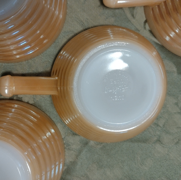 Vintage MCM Fire King Peach Lustre Beehive Chili/Soup Bowls (5) - Picture 9 of 13